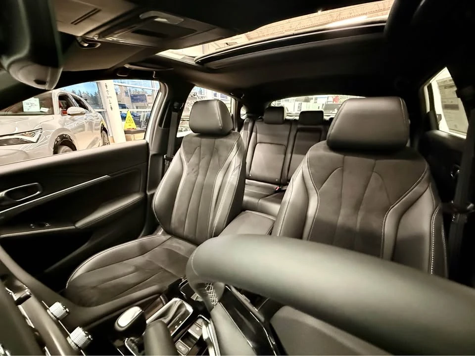 2025 Acura Integra 5th Gen - Image 9 of 15