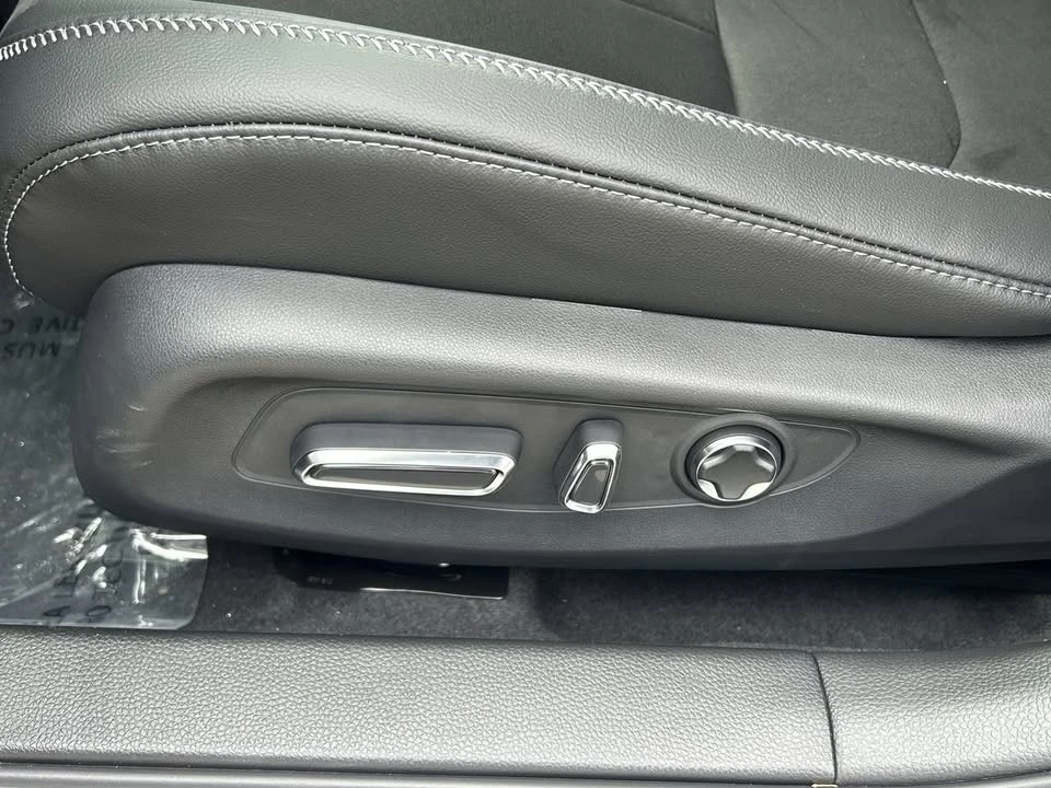 2025 Acura Integra 5th Gen - Image 11 of 17