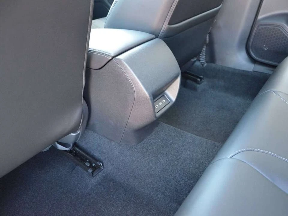 2025 Acura Integra 5th Gen - Image 17 of 20