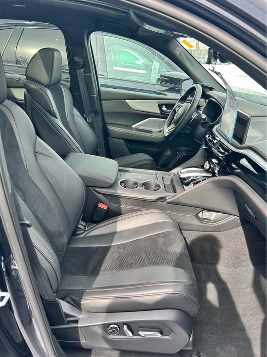 2025 Acura MDX 4th Gen - Image 4 of 12