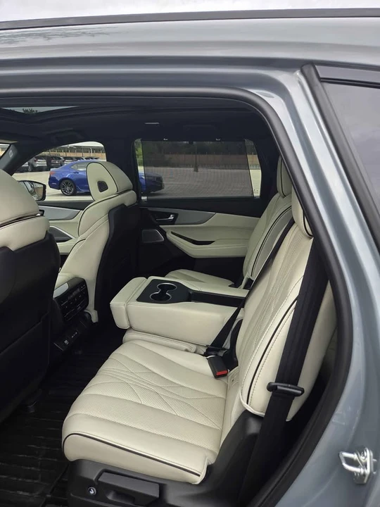 2025 Acura MDX 4th Gen - Image 4 of 5