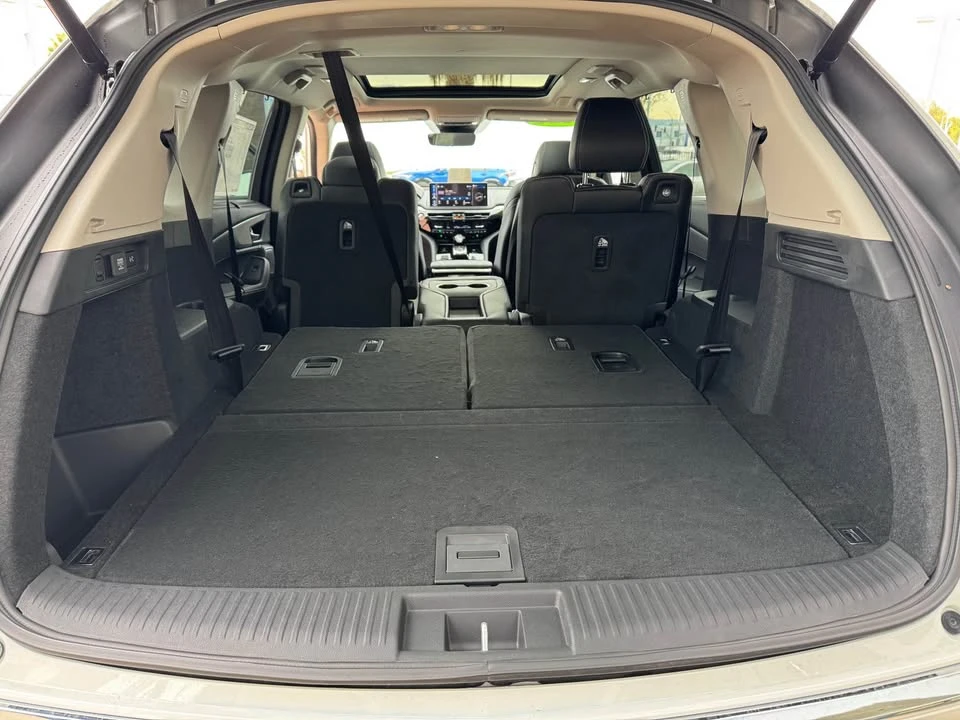 2025 Acura MDX 4th Gen - Image 9 of 13