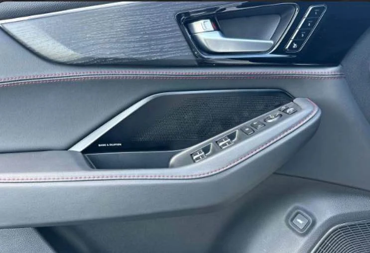 2025 Acura MDX 4th Gen - Image 7 of 18