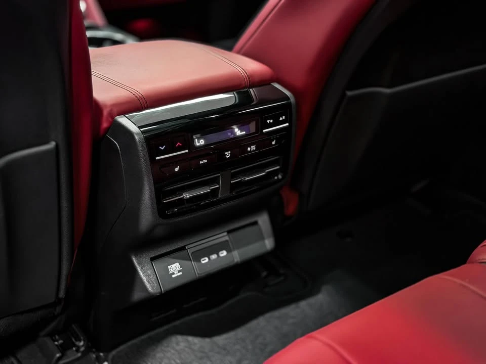 2025 Acura MDX 4th Gen - Image 15 of 17