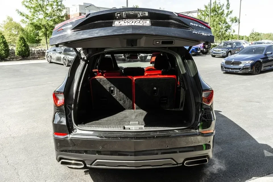 2025 Acura MDX 4th Gen - Image 17 of 20