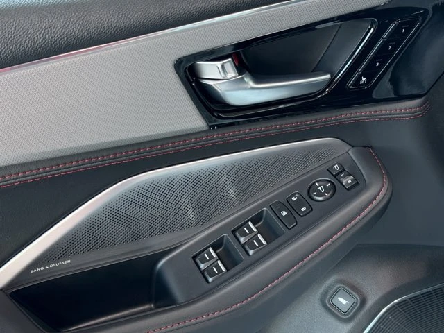 2025 Acura MDX 4th Gen - Image 11 of 20