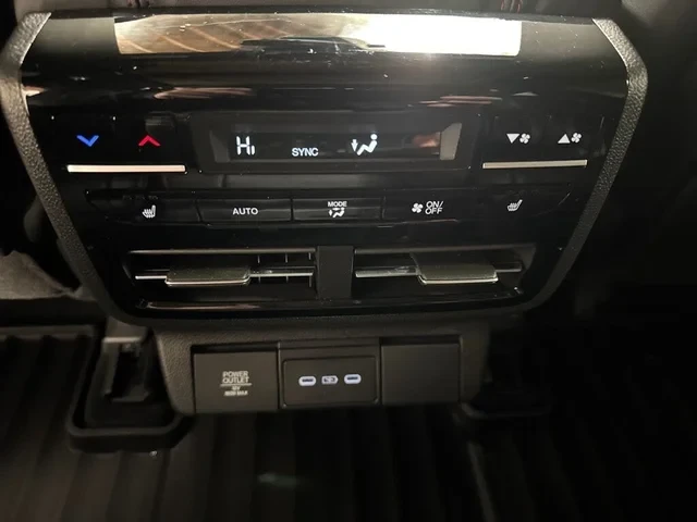 2025 Acura MDX 4th Gen - Image 19 of 20