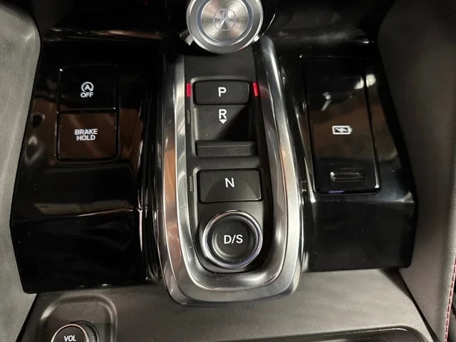 2025 Acura MDX 4th Gen - Image 16 of 20