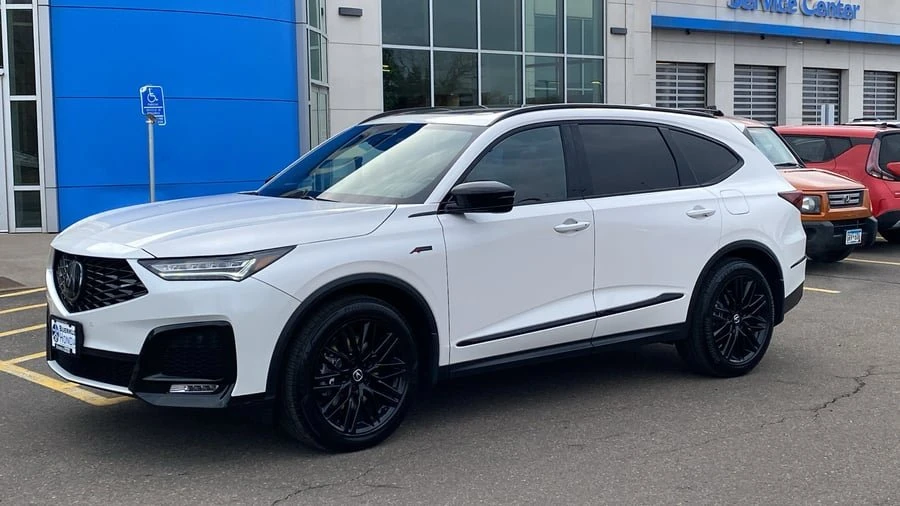 2025 Acura MDX 4th Gen - Image 2 of 18