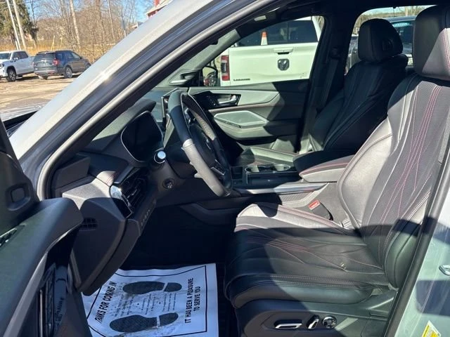2025 Acura MDX 4th Gen - Image 16 of 20