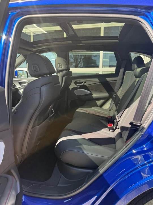 2025 Acura RDX 3rd Gen - Image 6 of 10