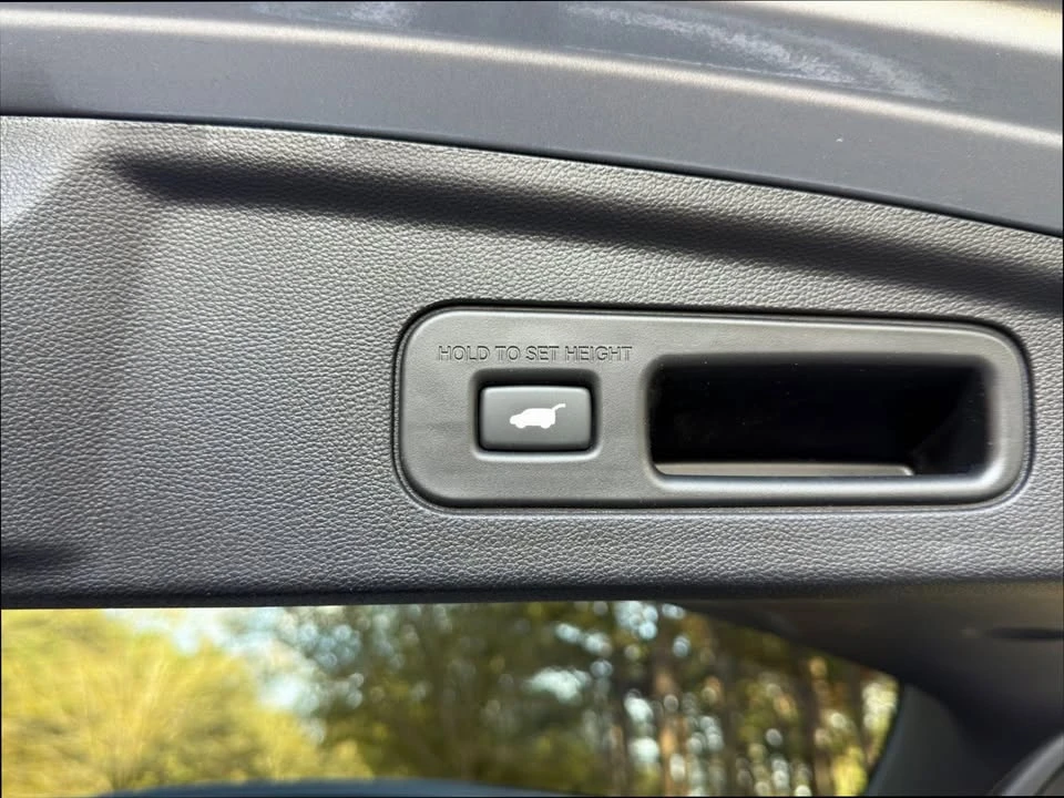 2025 Acura MDX 4th Gen - Image 17 of 19