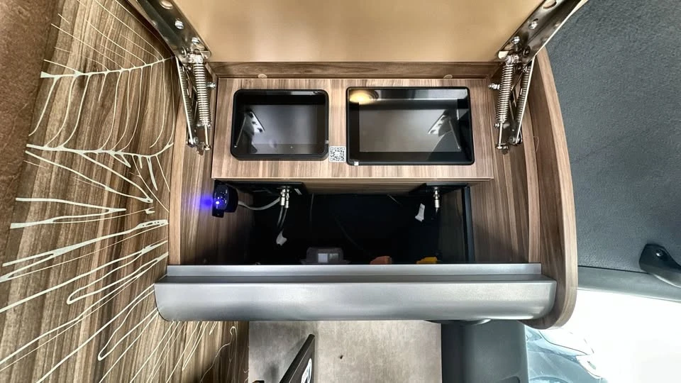 2025 Airstream - Image 18 of 20