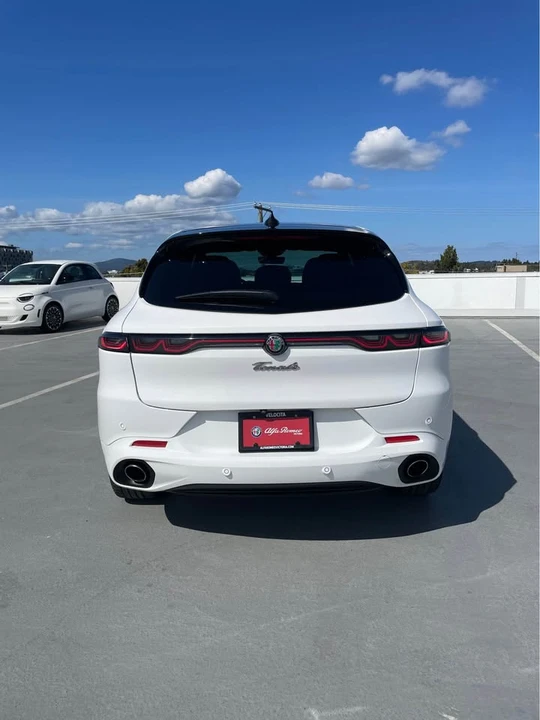 2025 Alfa Romeo Tonale - Image 4 of 5