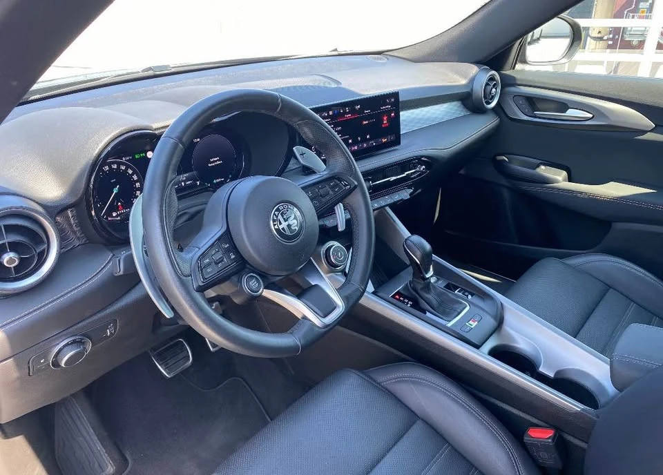 2025 Alfa Romeo Tonale - Image 4 of 10