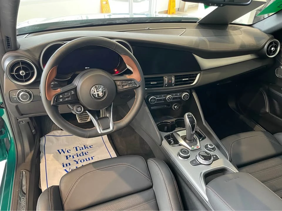 2025 Alfa Romeo Giulia - Image 6 of 9
