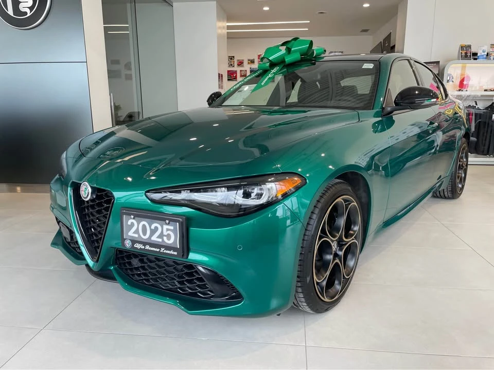 2025 Alfa Romeo Giulia - Image 2 of 9