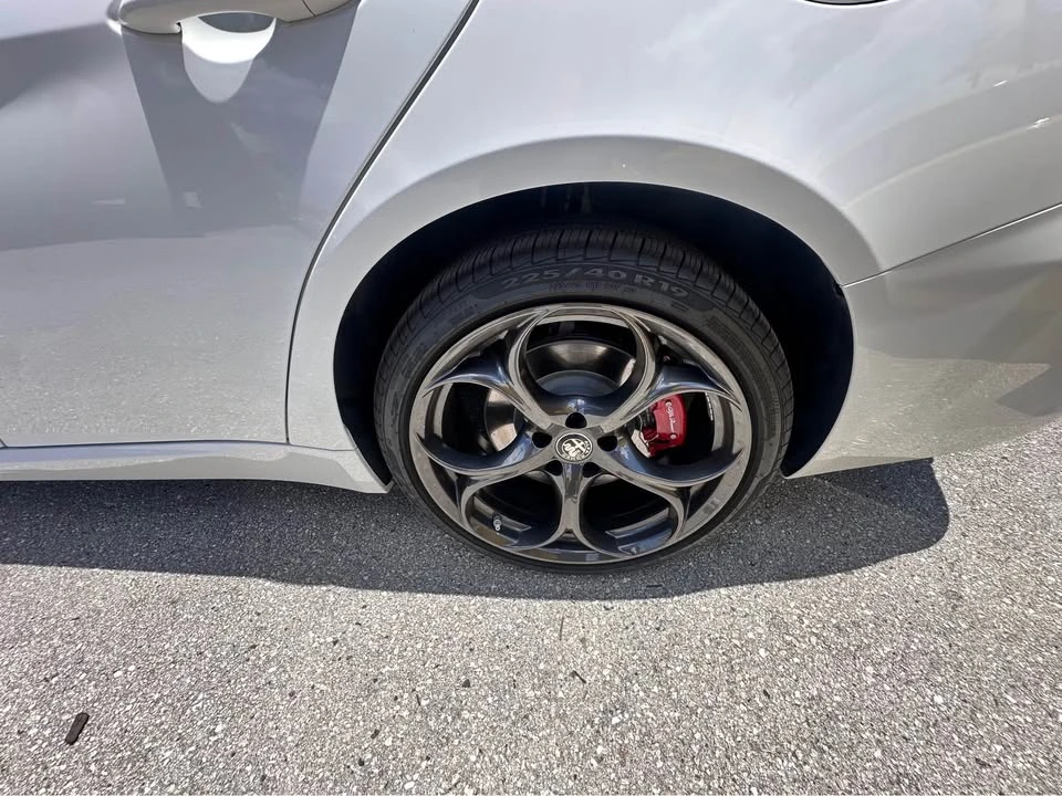2025 Alfa Romeo Giulia - Image 6 of 16