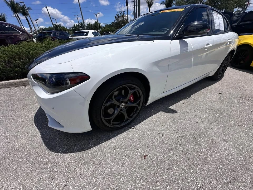 2025 Alfa Romeo Giulia - Image 2 of 16