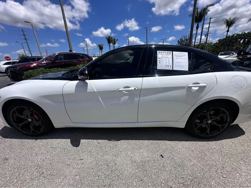 2025 Alfa Romeo Giulia - Image 5 of 16