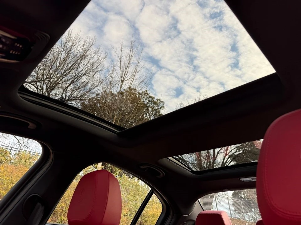 2025 Alfa Romeo Giulia - Image 31 of 31
