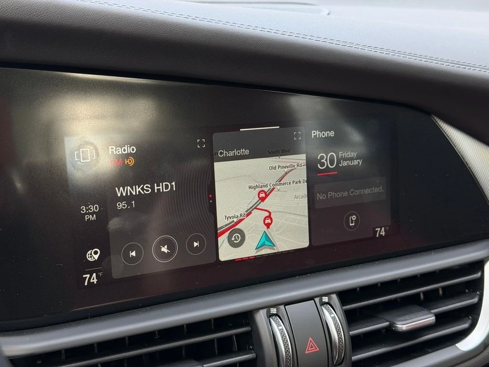 2025 Alfa Romeo Giulia - Image 21 of 21