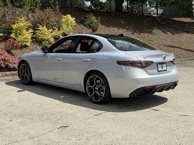 2025 Alfa Romeo Giulia - Image 6 of 12