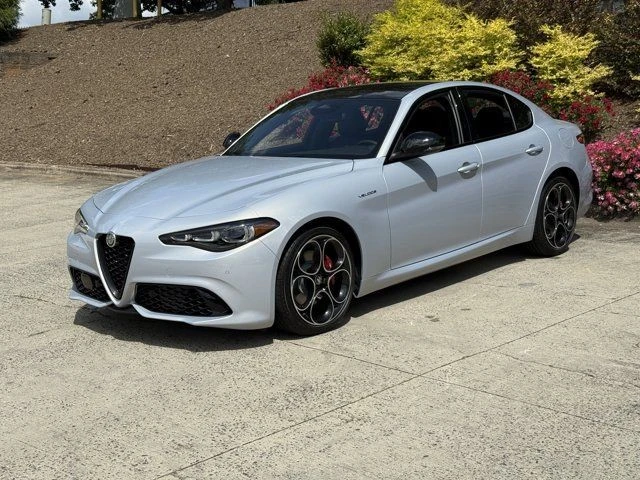 2025 Alfa Romeo Giulia - Image 8 of 12