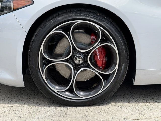 2025 Alfa Romeo Giulia - Image 11 of 12