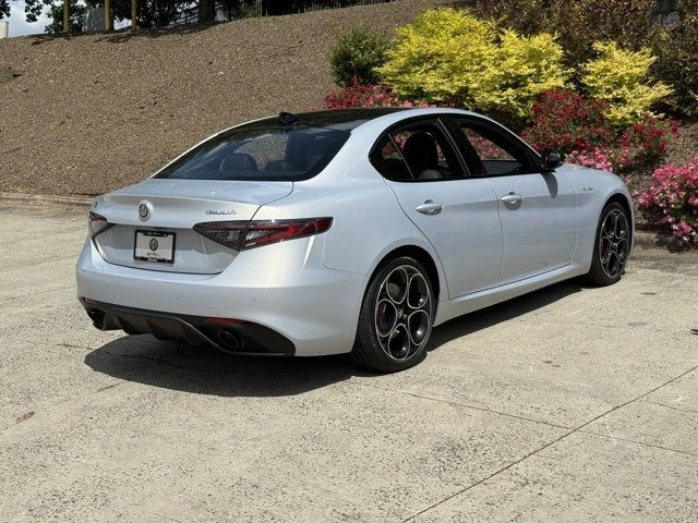 2025 Alfa Romeo Giulia - Image 3 of 12