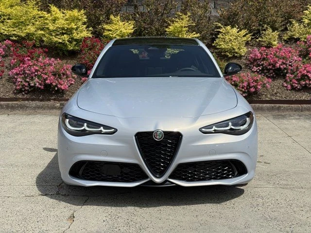 2025 Alfa Romeo Giulia - Image 9 of 12