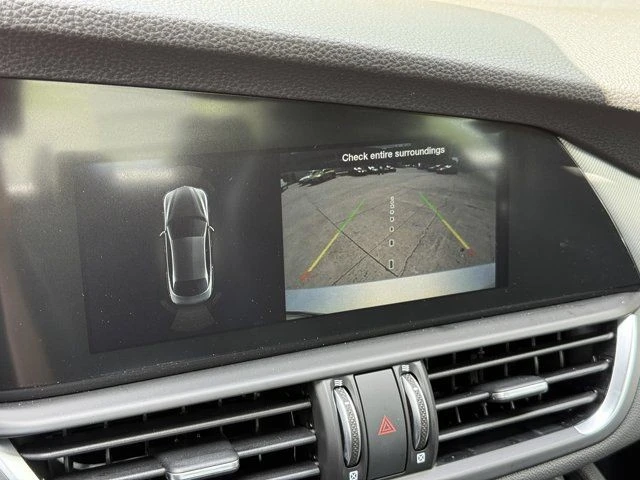2025 Alfa Romeo Giulia - Image 19 of 21