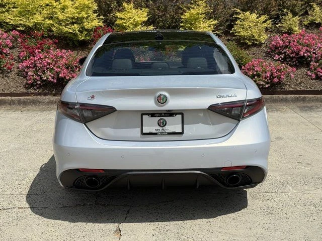 2025 Alfa Romeo Giulia - Image 5 of 12