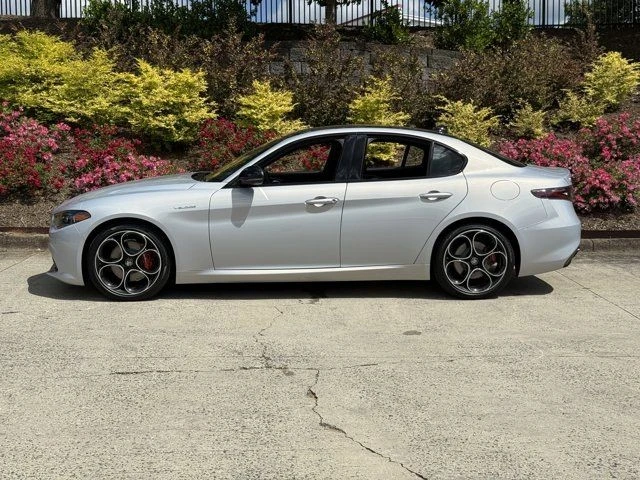 2025 Alfa Romeo Giulia - Image 7 of 12