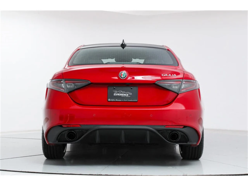 2025 Alfa Romeo Giulia - Image 4 of 22