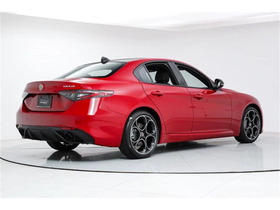 2025 Alfa Romeo Giulia - Image 5 of 22