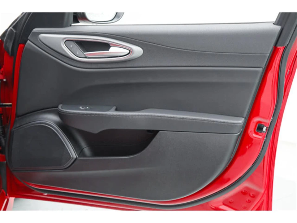 2025 Alfa Romeo Giulia - Image 12 of 22