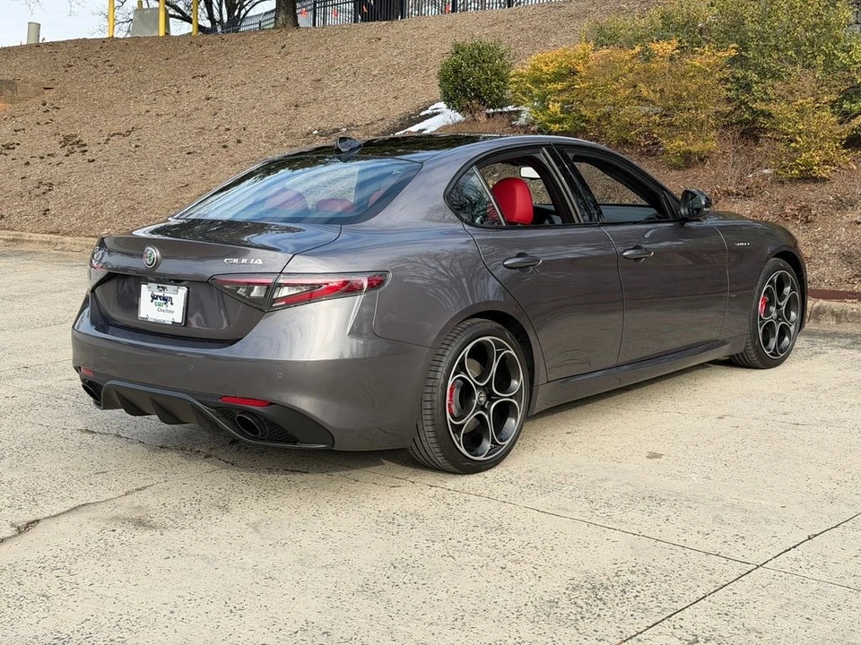 2025 Alfa Romeo Giulia - Image 5 of 21