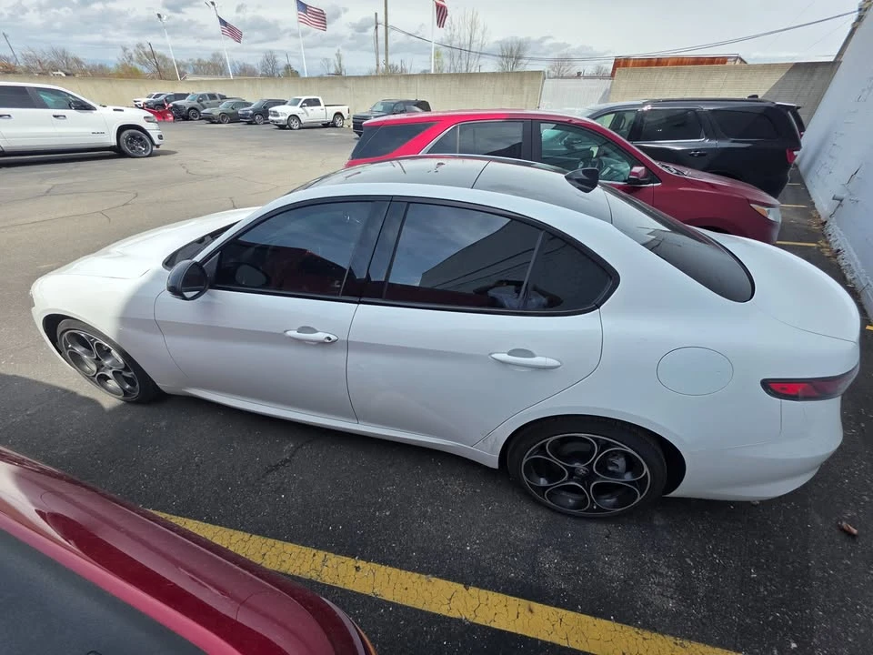 2025 Alfa Romeo Giulia - Image 3 of 6