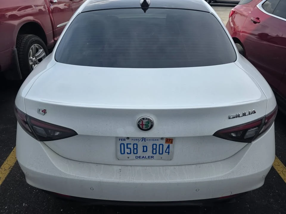2025 Alfa Romeo Giulia - Image 6 of 6