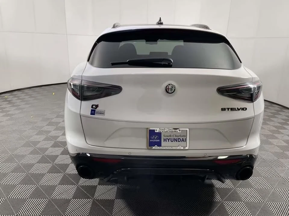 2025 Alfa Romeo Stelvio - Image 7 of 20