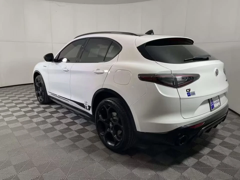 2025 Alfa Romeo Stelvio - Image 6 of 20
