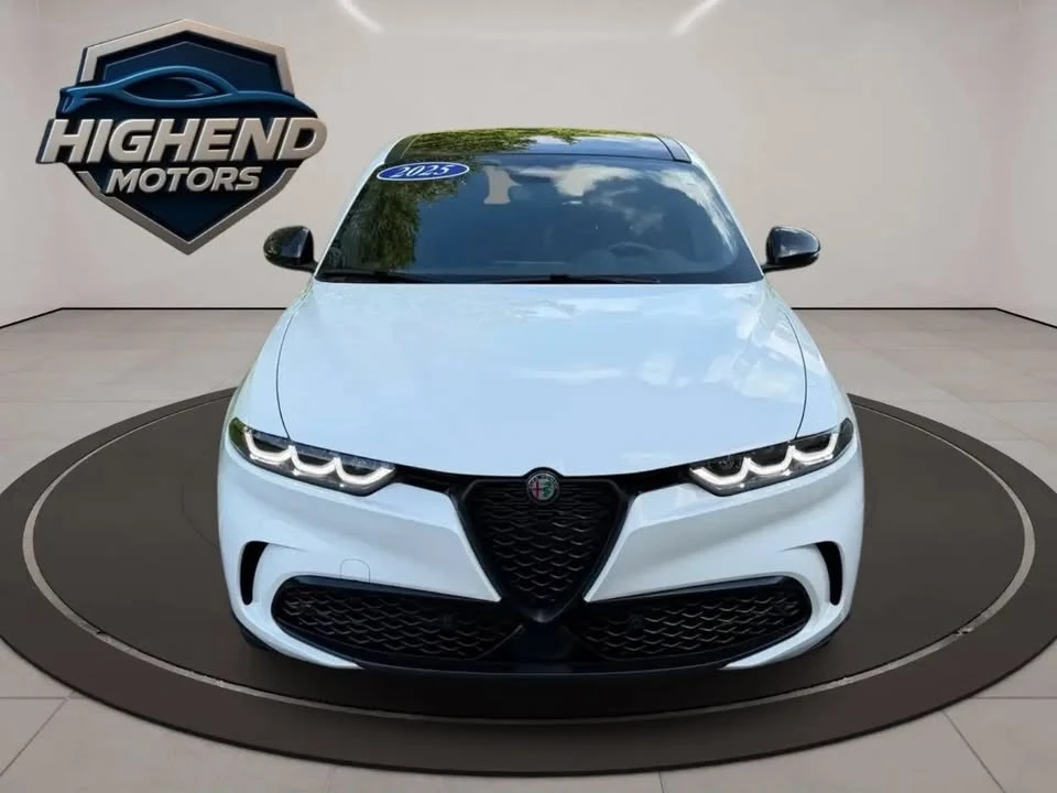 2025 Alfa Romeo Tonale - Image 12 of 19