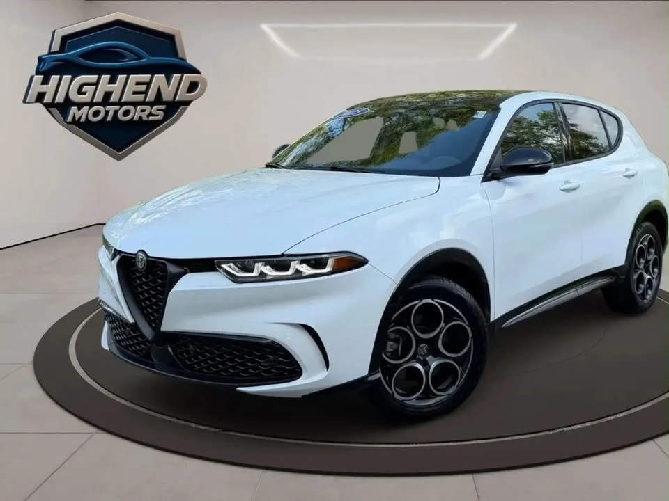 2025 Alfa Romeo Tonale - Image 2 of 19