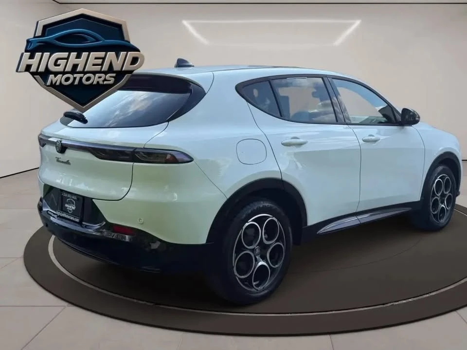 2025 Alfa Romeo Tonale - Image 7 of 19