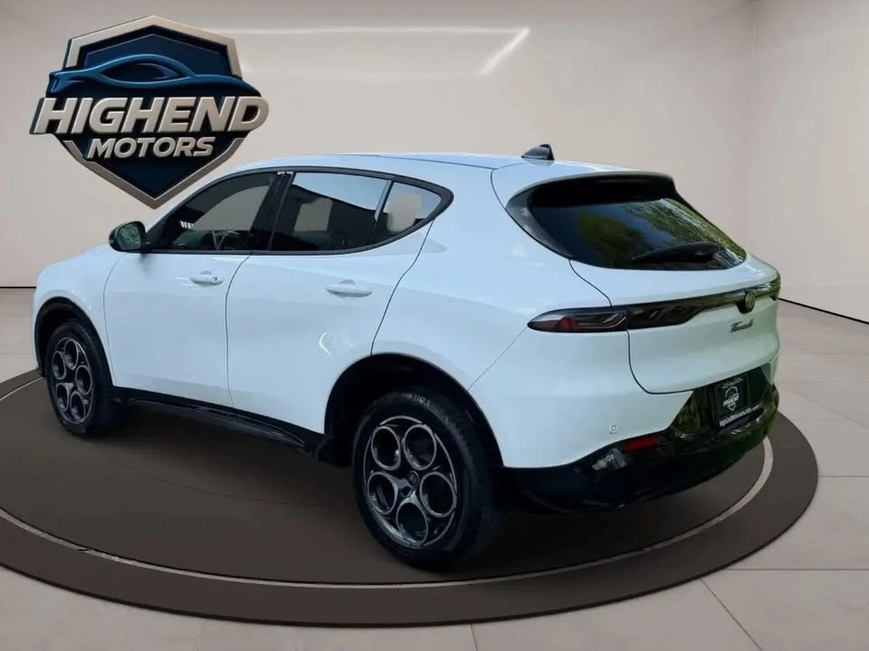 2025 Alfa Romeo Tonale - Image 4 of 19