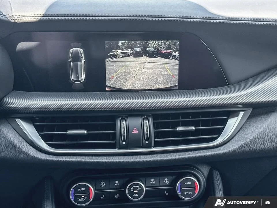 2025 Alfa Romeo Stelvio - Image 8 of 16
