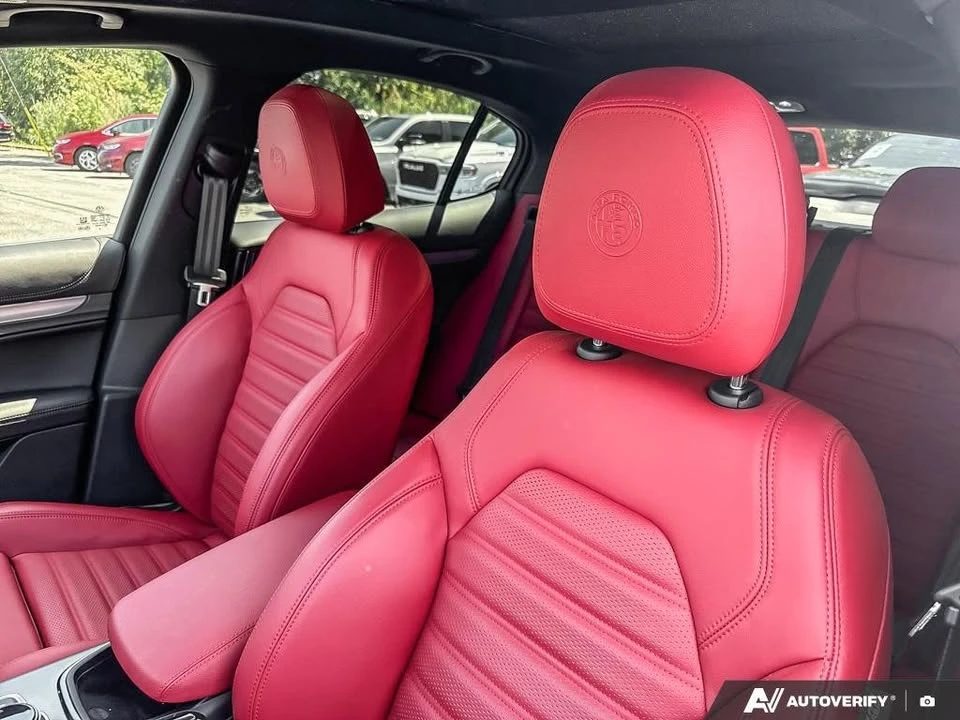 2025 Alfa Romeo Stelvio - Image 9 of 16