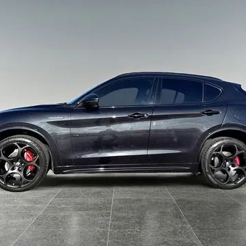 2025 Alfa Romeo Stelvio Base