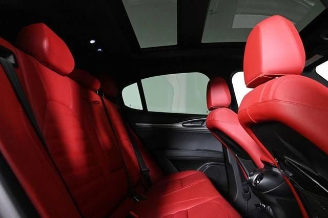 2025 Alfa Romeo Stelvio - Image 17 of 20